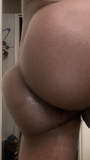 1 pic. Would you eating my ass ? #AtlFreak #M4T #M4F #Verse #TransAttracted. https://t.co/hE9Ug9zmRj