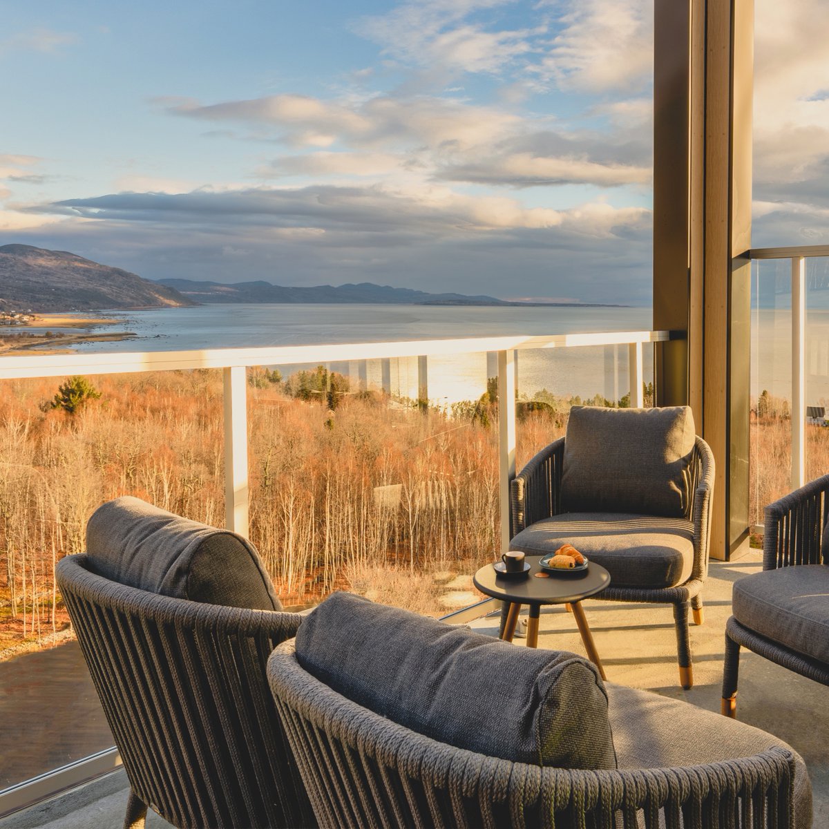 clubmedofficial's tweet photo. Spend the weekend in this dreamy outdoor oasis at #ClubMedQuebec. 🤩 https://t.co/3lK5XCLHzz https://t.co/pA6qM9rYhq