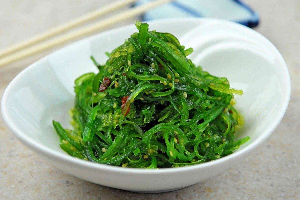 Natolette2004's tweet photo. i think my new fav food is seaweed salad! it is one of the most nutrient rich foods available - and i swear it makes your cramps disappear!!! https://t.co/mjvmdVWr8S