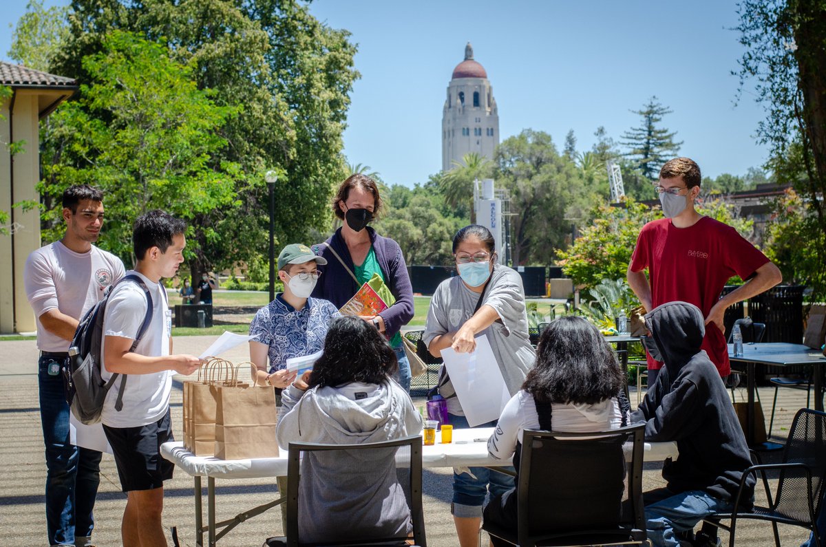 biojamcamp's tweet photo. #biojamcamp teens taught a demo workshop about #aquaponics with take-away #infographics and kits for  @Stanford students, faculty, and staff that teens were teaching. ✨Trying to reverse the flow of power in the production &amp; dissemination of scientific knowledge! 🧪🌱✊🏾 https://t.co/D2mFDrC0cl