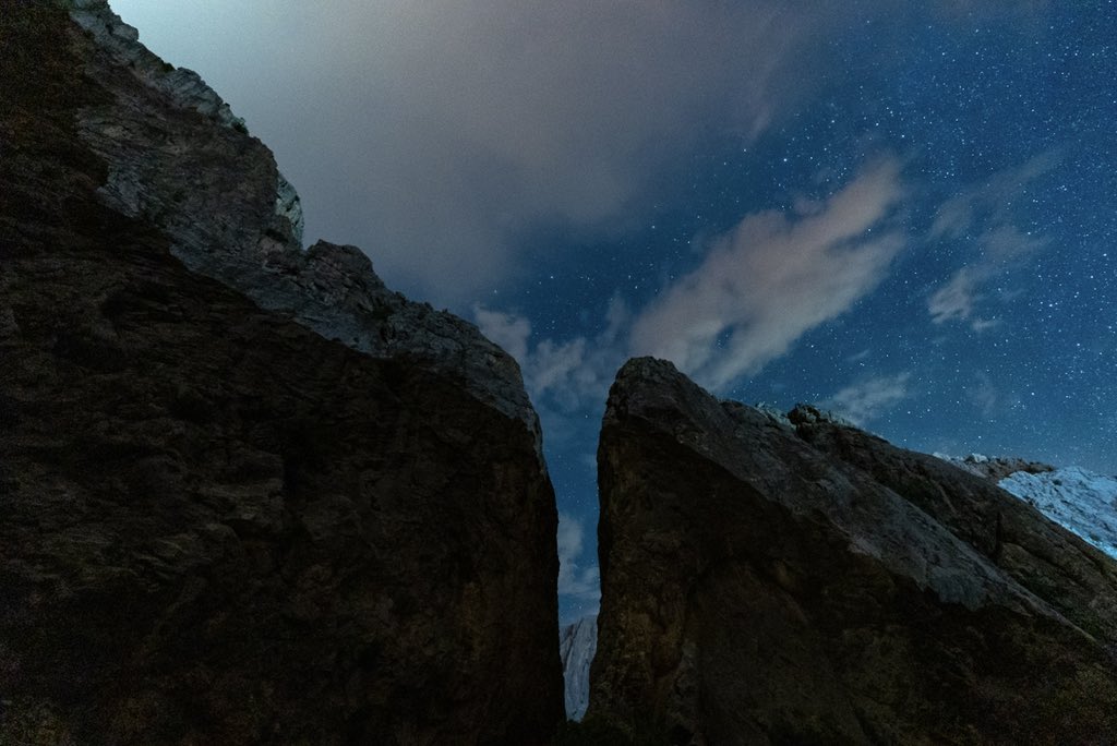 Karanlık kanyonda yıldızları izlemek başka güzel…🌌
 #Erzincan #Kemaliye