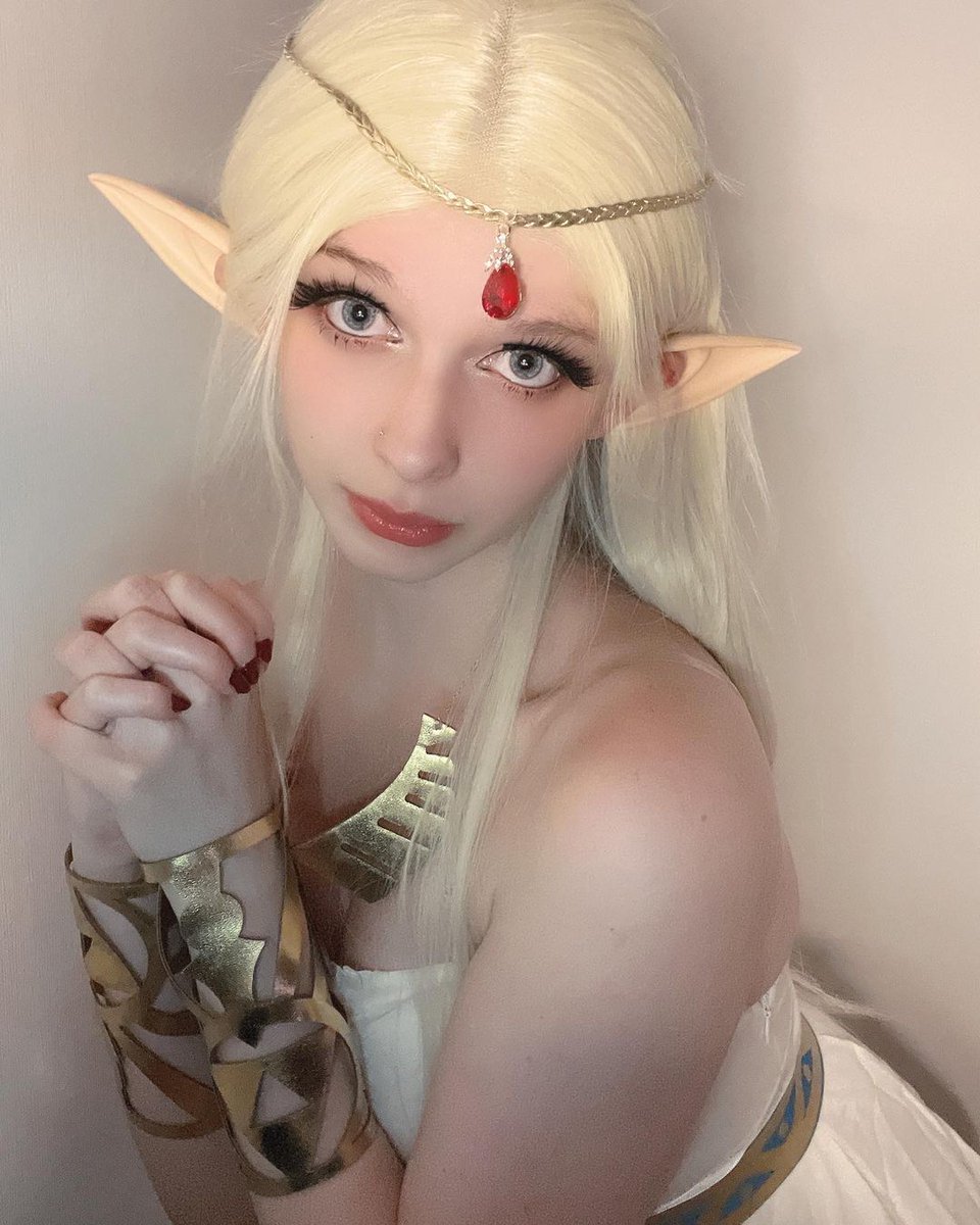 miccostumes's tweet photo. Do you know who the princess is?👑 cr: @kikocos_
🛒https://t.co/UcOHH5Um7V
#zelda #zeldacosplay #zeldacosplayer #winterzelda #winterzeldacosplay #winterzeldacosplayer #beauty #zeldagirlcosplay #cosplay #cosplayer #game #gamer #gamecosplay #gamecosplayer #streamer https://t.co/PawAGQFurX
