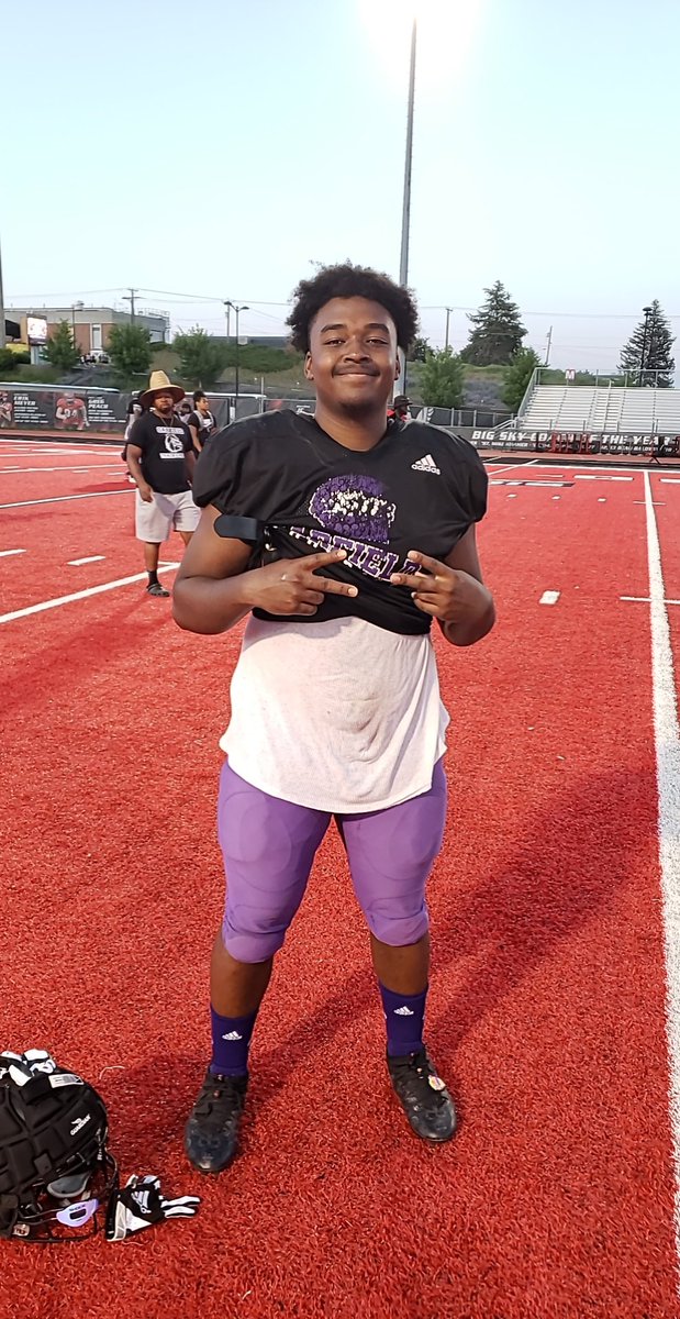 deamoniwright14's tweet photo. Had a great time @EWUFootball 4 day camp this week, went out there and balled out to the best of my ability, learned some new things from @CoachMattUlrich plan to use them my last year of football. https://t.co/LbfSJhKKSq