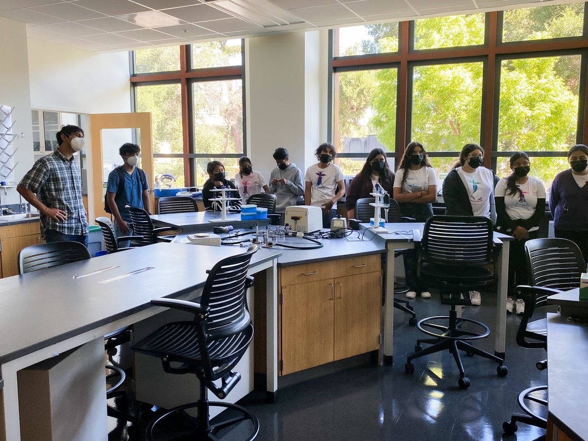 biojamcamp's tweet photo. Thank you to @jennbrophy7, @RossVenook, @BrianaMartinV and the Uytengsu Bioengineering Teaching Lab @Stanford for sharing your work with #biojamcamp teens on day 10 of camp! https://t.co/EXLtVI0mpr