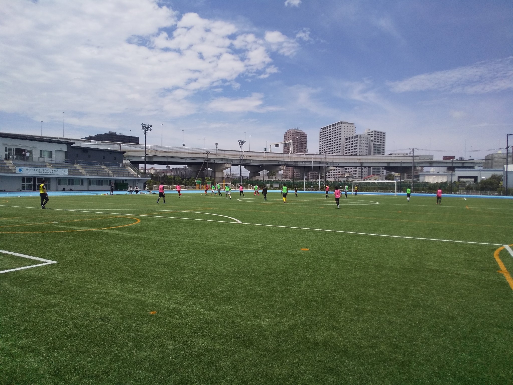 森本高史 You Can Look Up To Someone But Never Look Down On Anyone The Perspective Should Be Everything Has It S Own Value Have A Nice Day T Co Wz6kvyovay Twitter