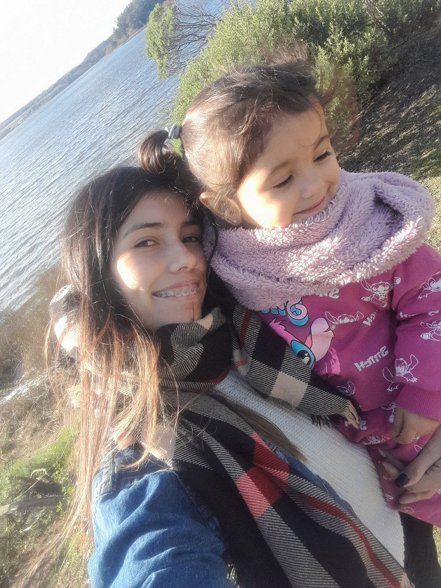 LuciaViera12's tweet photo. Y en tu sonrisa hay más de lo que sé merecerr✨ https://t.co/XeW4i6uace