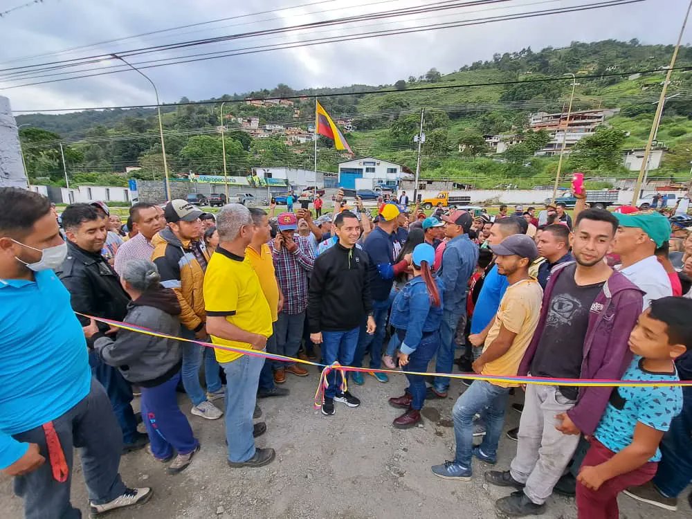 araquejesus21's tweet photo. #Jul02 Hoy inauguramos un espacio digno para los mayoristas que se ubicaban en la recta de La Hechicera.

Abrimos el Mercado de Mayoristas "Alexander Quintero", en el antiguo estacionamiento municipal, en la Avenida Los Próceres, al lado de Inpradem. https://t.co/iIx7AY5Gtl