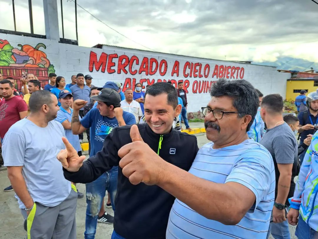 araquejesus21's tweet photo. #Jul02 Hoy inauguramos un espacio digno para los mayoristas que se ubicaban en la recta de La Hechicera.

Abrimos el Mercado de Mayoristas "Alexander Quintero", en el antiguo estacionamiento municipal, en la Avenida Los Próceres, al lado de Inpradem. https://t.co/iIx7AY5Gtl