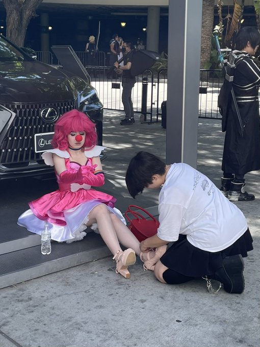 take notes if you want a cosplay gf https://t.co/nexQExlbTY