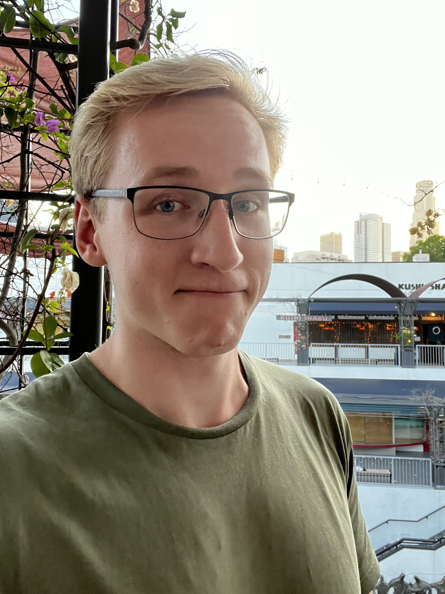 BlueEyes 青い目 (@BlueEyed1412) / Twitter