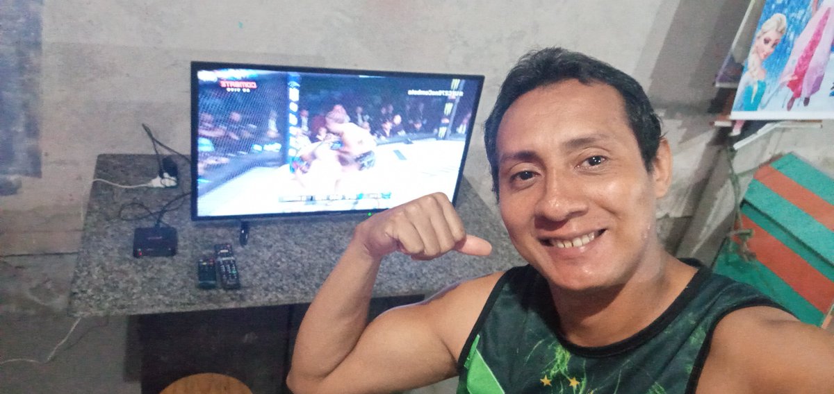 do_edilon's tweet photo. #UFC276noCombate Sabadão curtindo o combate, só lutão hoje de Manaus Am...... https://t.co/dtNeNMuUdP