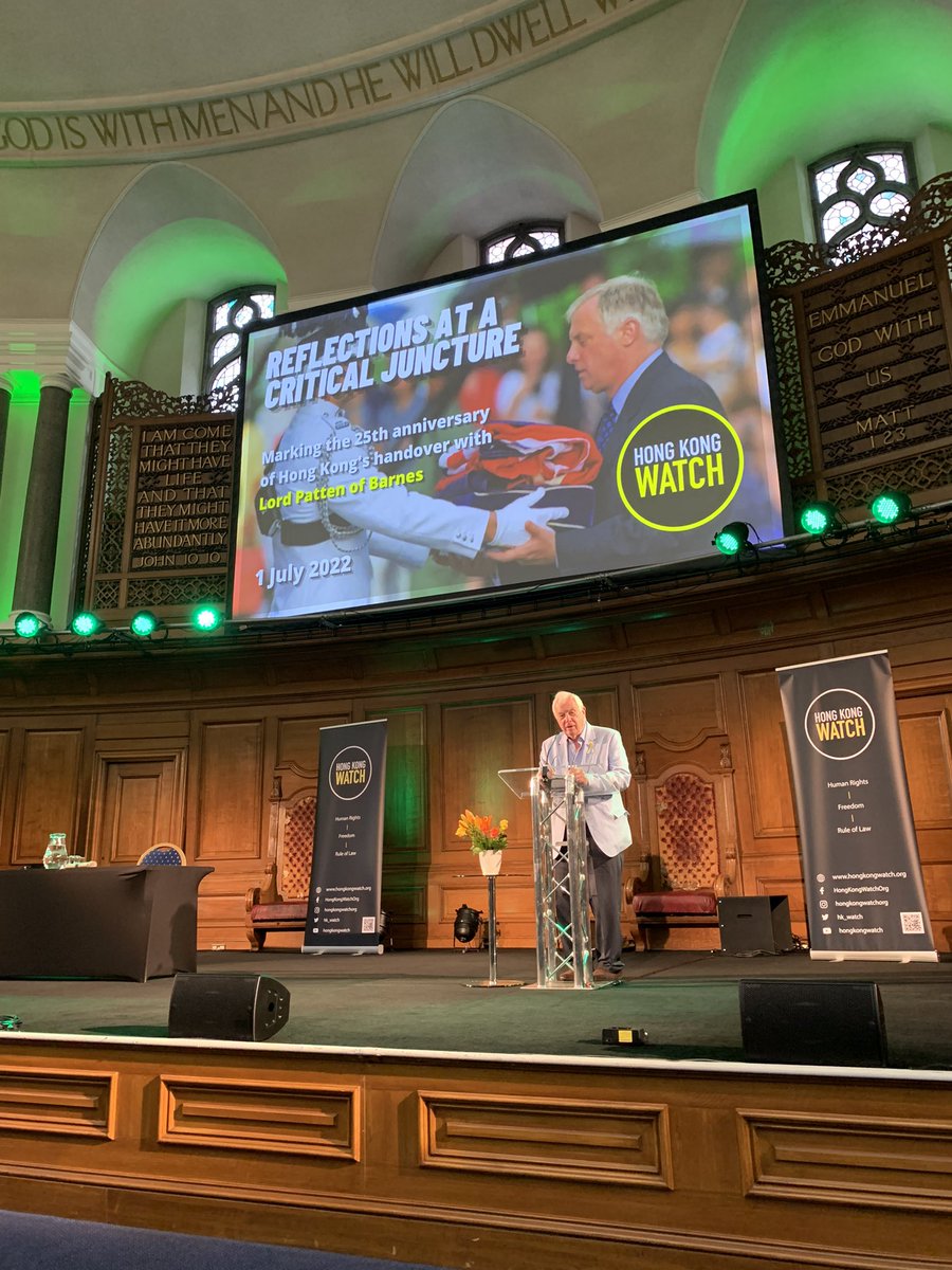 catherinekyli's tweet image. 🧵Yesterday (1/7) marked the 25th anniversary of #HongKong’s #handover. I have attended two very timely events, one being the book The Hong Kong Diaries launch event with Lord #ChrisPatten by @hk_watch and another vigil by HK Aid. 

📸 my photo with Lord Patten by @LifeByStills