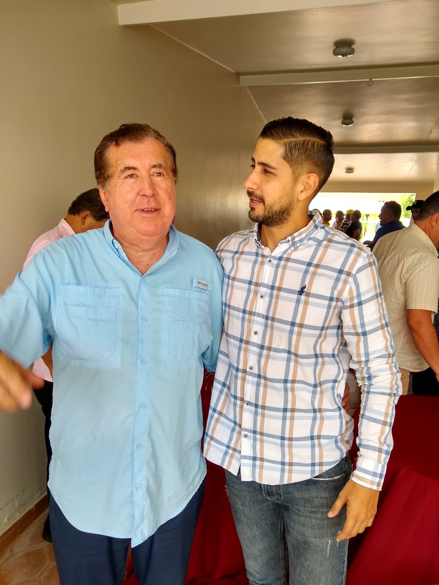 CarlosOrtegaRio's tweet photo. El día de hoy reunido con el amigo @CesarPerezVivas, hombre con un gran perfil político para conducir a nuestra Venezuela. ¡Te visualizo dando la pelea en el 2024, necesitamos de tu experiencia! La juventud está contigo 🤝 https://t.co/44pyi8n410