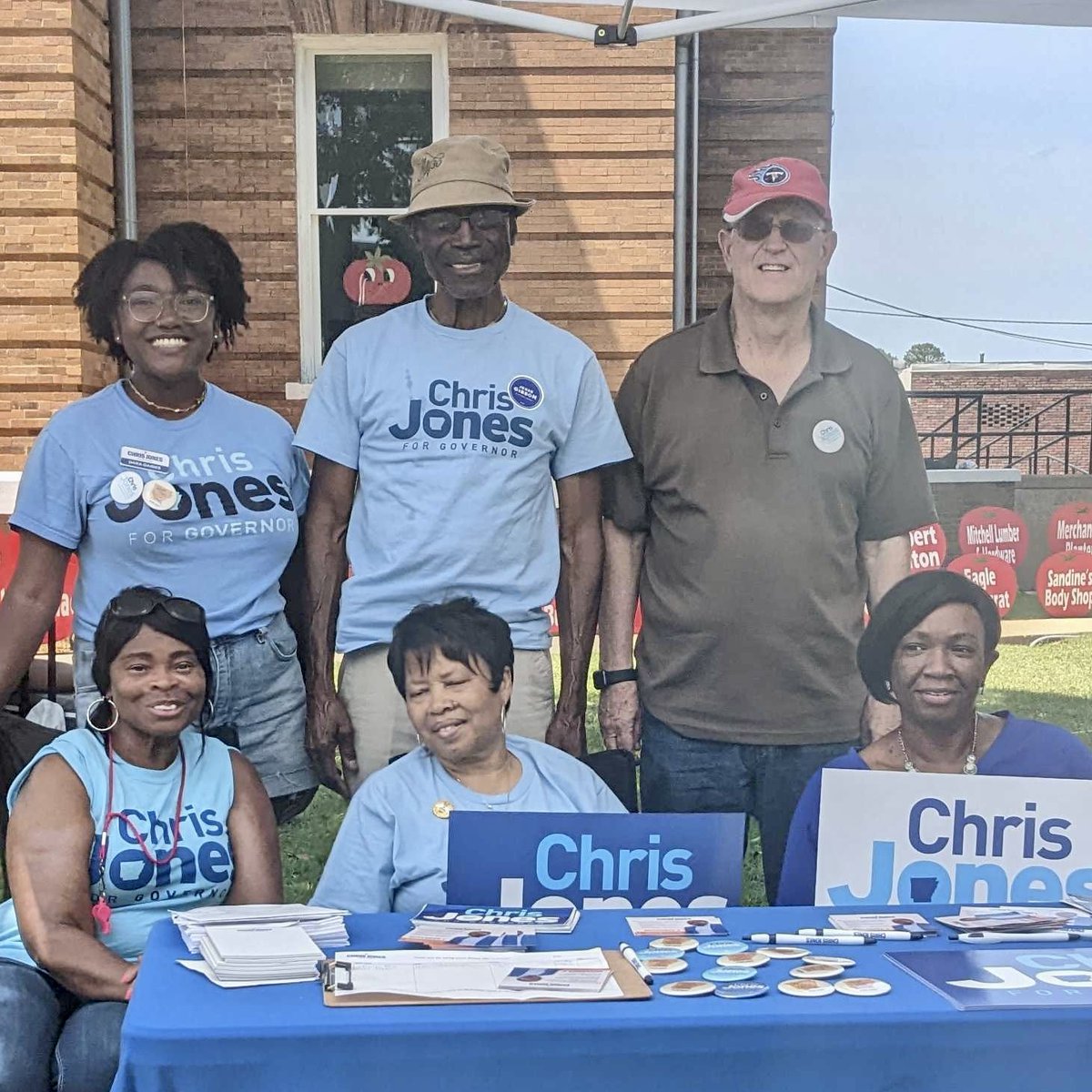 JonesForAR's tweet photo. Our campaign is about improving the lives of everyone — no matter where you live and no matter where you come from — by making preschool available to every child, expanding rural broadband access and connecting hard-working folks to well-paying jobs. #WeARone https://t.co/yjk8XJzlK5