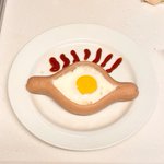 子どもが怖がる!バズっていたソーセージ目玉焼きw