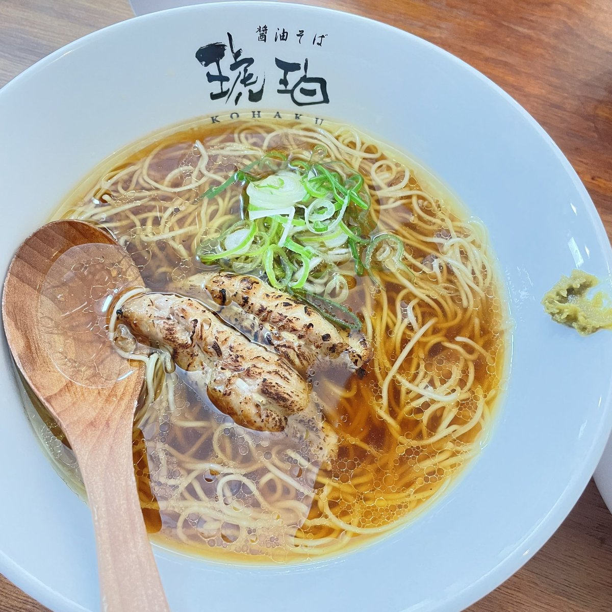 saunajoshi1's tweet photo. 本日のサ飯は醤油ラーメン🍥 https://t.co/ZNYoNX0RZI