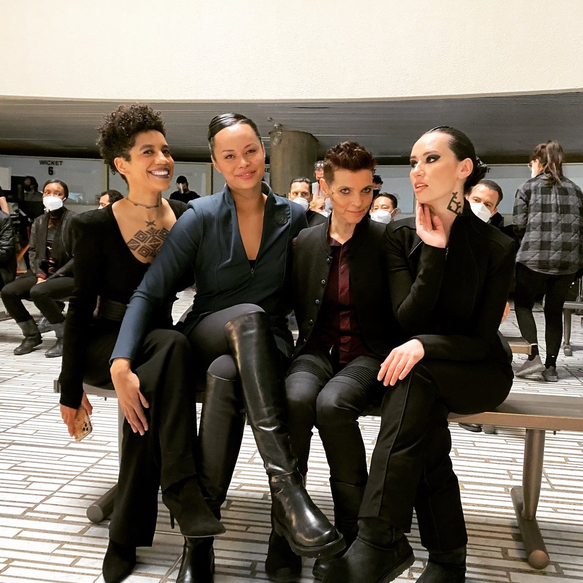 BriBriGuy23's tweet photo. Memories of these fabulous humans! #dominiquetipper #frankieadams @joannevannicola @CaraGeeeee @ExpanseOnPrime #TheExpanse https://t.co/8C82XbF0m4