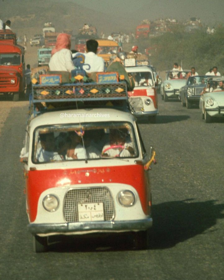 #صباح_الخير
وسائل نقل الحجاج قديما فيه نوع منها اول مره اشوفه .