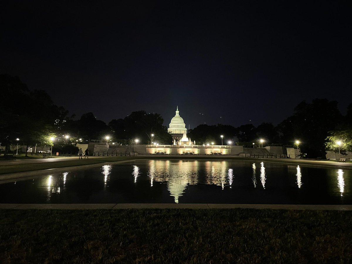 melissa_halprin's tweet photo. The Capitol https://t.co/g4fHqA9wdS