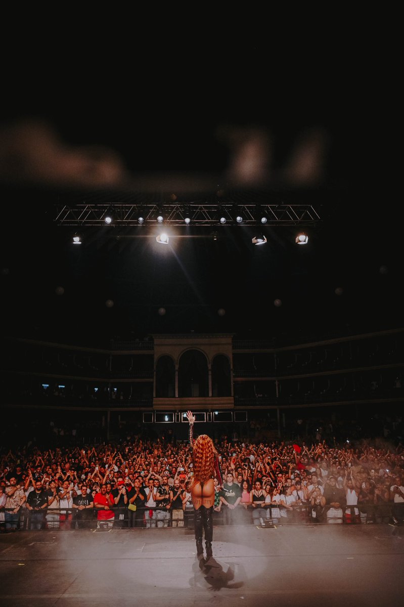 gloriagroove's tweet photo. obrigado Lisboa 🇵🇹😭 https://t.co/BjObW6etQU