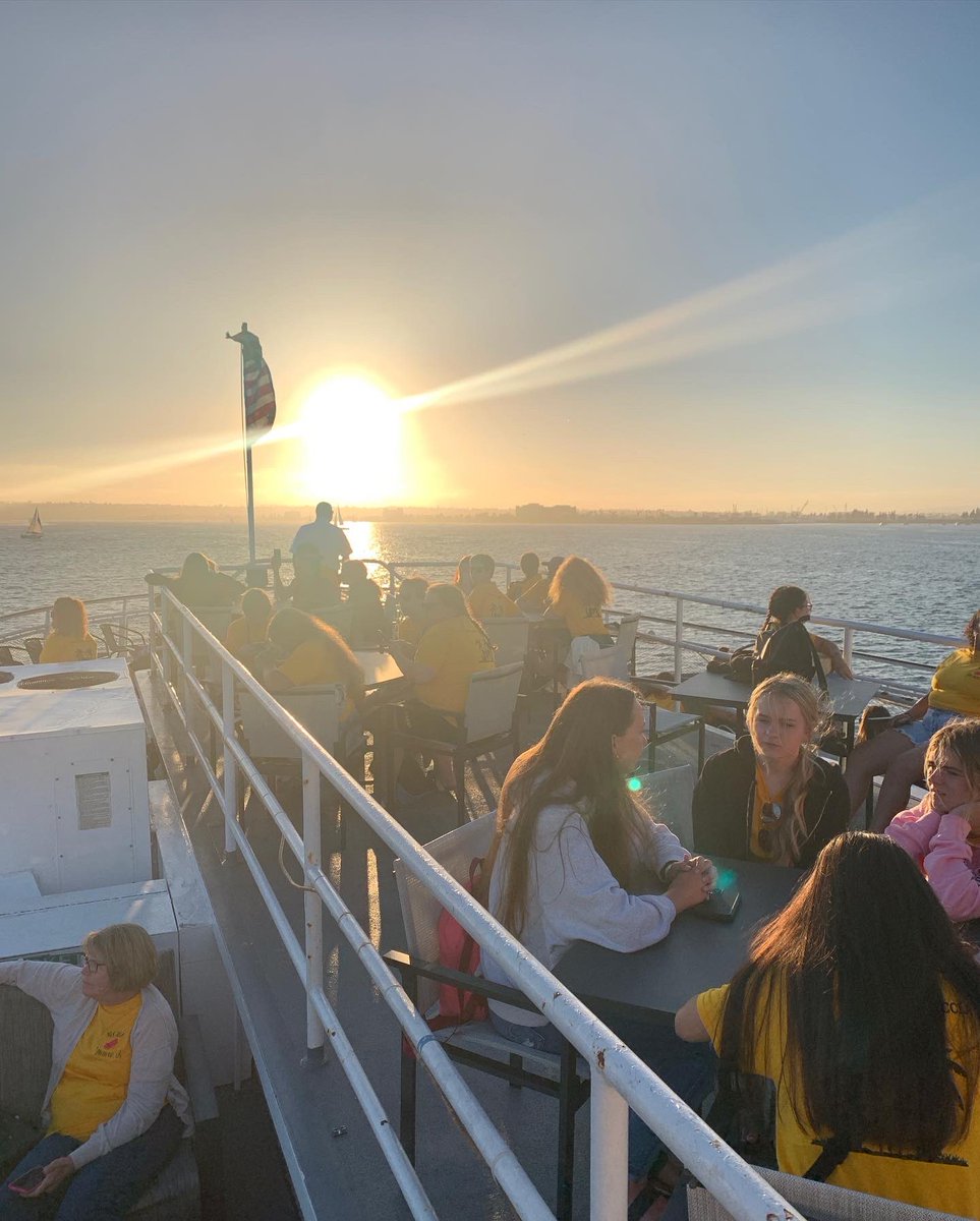 Spangler_FCS's tweet photo. FCCLA NLC Day 3 Recap: after another great day of sessions and trainings, we got to spend some quality time with all 399 Kansas delegates that are at NLC with a beautiful cruise of the bay! #fcclanlc #ksnlcinsunnysan https://t.co/5R9tOyoOOp