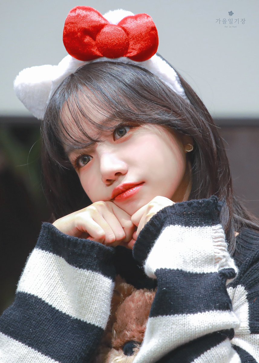 hourly jo yuri (@hourlyuri) on Twitter photo 