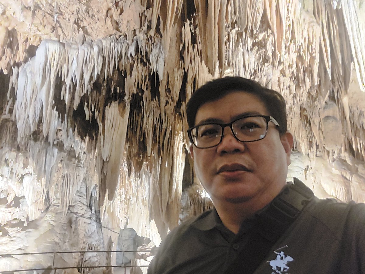 AngAlvin's tweet image. At the Luray Caverns, Shenandoah Valley, Virginia...

Underground River up close...
