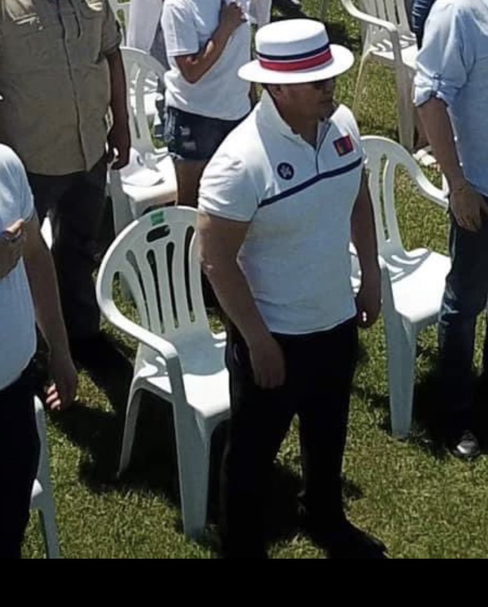 Оросын тугны өнгөтэй малгайн дор Монголын далбаа хэрэглэхээ боль! Сда чи <a href="/BattulgaKh/">Battulga Khaltmaa</a> !!!