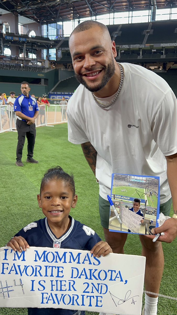 candiey's tweet photo. Thank you so much @dak for taking notice of my little’s sign and coming over to make his day 🥰💕@dallascowboys https://t.co/d76xVavZvb