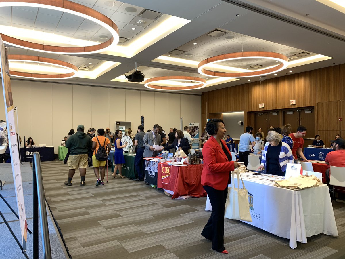 It was a great pleasure meeting so many homebuyers and other real estate professionals at the recent Spanish Coalition for Housing Homebuyer Expo! Definitely looking forward to seeing everyone there again next year! #letsgetyouhome #homebuyers #realestate #realestatelawyer