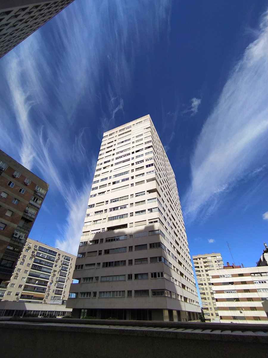 "Algodón entre los dientes" <a href="/pepedeuri/">Pepe de U</a> #Madrid 🇪🇸.

Esta imagen participa en nuestro concurso de fotografía #MetContest22 . Si quieres votar esta foto dale a ❤️ o 🔃 .