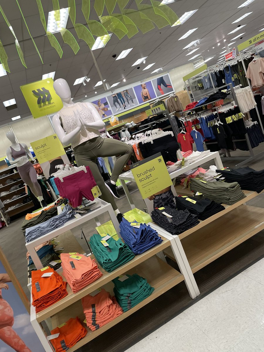 Christy_Dani's tweet photo. Style crushing brand tonight! #Holidaydomination #ThisIsTinley https://t.co/c1rS7MBKRB