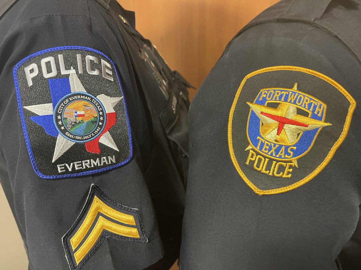 cooktx's tweet photo. I, along with area Chiefs, have @WSPDTX Officers with @fortworthpd @ArlingtonPD @BurlesonPolice Everman PD, @lakeworthpd @tarrantcountyso supporting @HaltomCityPD after multiple officers are recovering from being shot. We stand in solidarity and are here to help in anyway we can! https://t.co/JcYJ5KhFWV