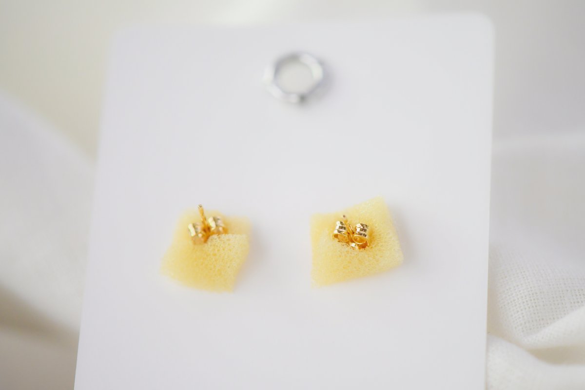 『　Cut out わんわん ピアス　』
yoo.official.ec/items/63042863

＊online store＊
creator <a href="/asakirin2/">あさときイラスト製作所</a>
ー￥1,320／tax included

ポップなカラーで
新しい季節を
迎えてみませんか？

モチーフが可愛い
ピアスが届きました ..♩

BASEにて展開中＊*

#BASEec
#プラバンアクセサリー
#ハンドメイドピアス