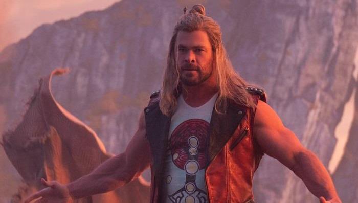RT @Mar_Tesseract: Thor’s outfits in #ThorLoveAndThunder https://t.co/DxgXAkPXa5