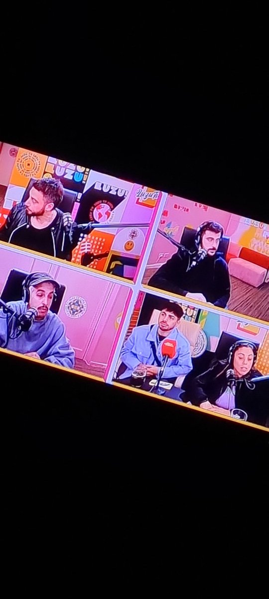 Floriactis's tweet photo. Son todo lo que esta bien este sábado #NuevoEstudioDeLuzu https://t.co/ikwD56Ugfm