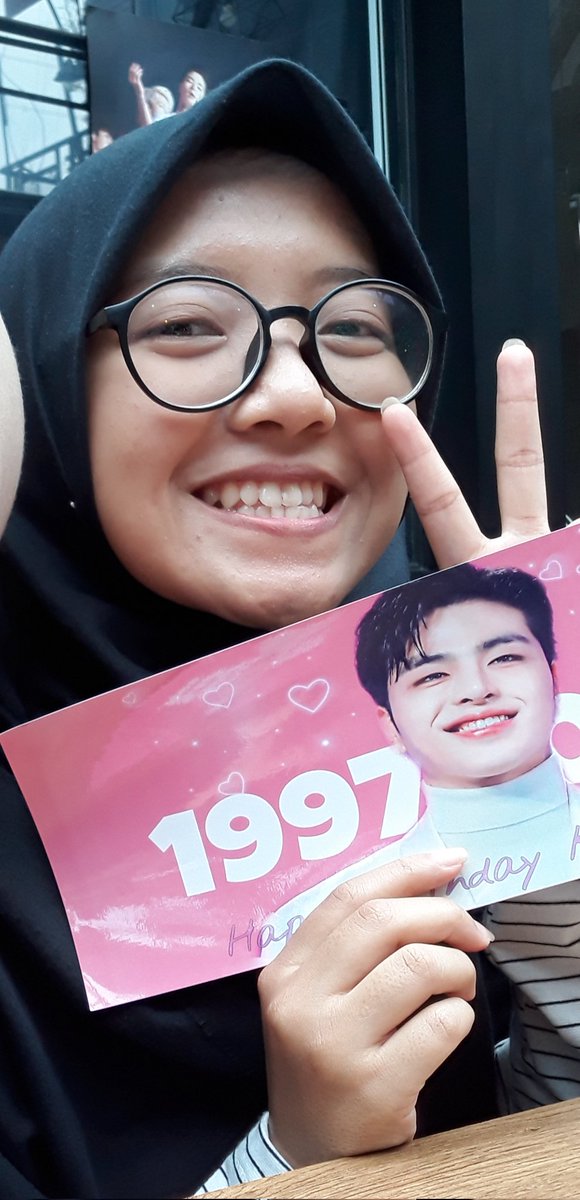 markpeugirl's tweet photo. HELP RT ❗️❗️
SCAMMER AKUN PINJAMAN DI BERBAGAI APLIKASI.

BILANGNYA MAU DICICIL TIAP BULAN, TAPI NYATANYA MALAH MENGHILANG SETELAH CICILAN PERTAMA. MINJEMNYA SIH DENGAN CERITA SEDIHNYA EH TAPI GA TANGGUNG JAWAB DAN MALAH ASIK ASIKKAN DILUAR SANA 🤬🤬💢
@kaumtuiter https://t.co/vZQac4LPAt