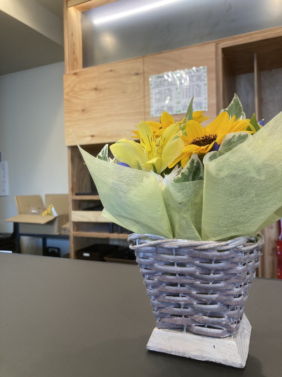 NiDO_nokuchi's tweet image. いつも調布店ご利用のお客様からお花いただきました‼️😭ありがとうございます😭😭
#スタジオ　＃バンド　#溝の口