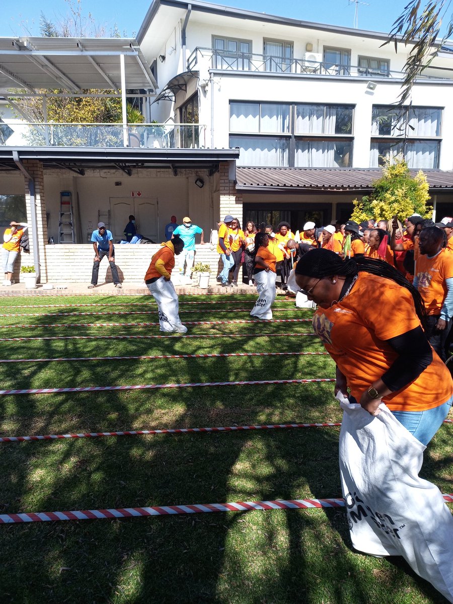 TeambuildingG's tweet image. The simplest games are the most fun. Get in touch teambuildinggalore.co.za  #TeambuildingGalore #funteambuilding #ConferenceGames #Events #durbanjuly2022 #Groups #development #Bettertogether #inclusion #Motivation