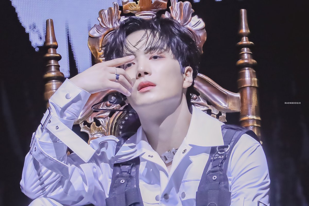 raonboogie's tweet photo. #김종현 #KimJonghyeon #복자 #종현 #金鍾炫 

- 220702 첫 단독 팬미팅 Hi, 우리 종현이💙 https://t.co/EmVw7QbsRo