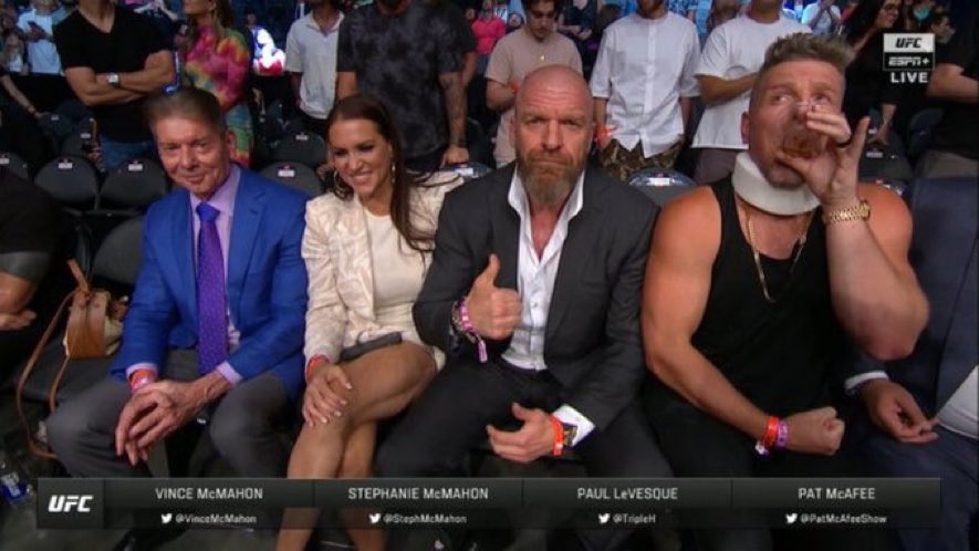 triple H＆Vincent＆Stephanie Vince, Steph, Triple H and Pat in his neck-brace casually chilling