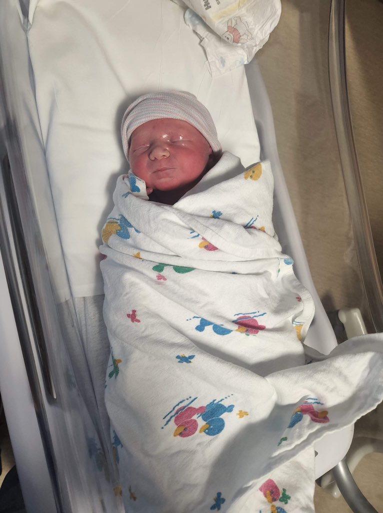 icequeen466's tweet photo. God will bless you with things you didn’t even know you were ready for. My beautiful daughter made me a grandmother this week. Mama and baby are healthy and perfect. I am so proud of you sis 💕 #imanonna #feelingold #grandaughterlove https://t.co/aZRHnPQpTz