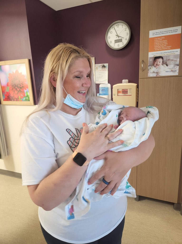 icequeen466's tweet photo. God will bless you with things you didn’t even know you were ready for. My beautiful daughter made me a grandmother this week. Mama and baby are healthy and perfect. I am so proud of you sis 💕 #imanonna #feelingold #grandaughterlove https://t.co/aZRHnPQpTz