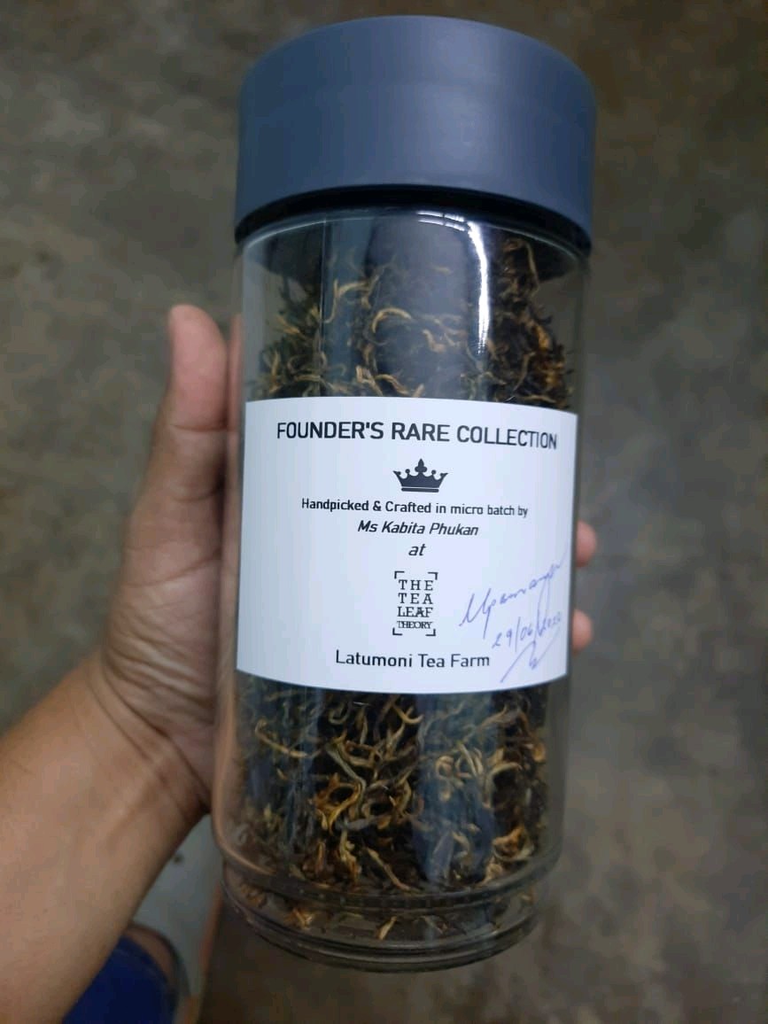 roopak1966's tweet photo. So nice to see the name of a lady who has made the tea. Handpicked and crafted by Kabita Phukan wife of Sailen Phukan, a small tea farmer who looks after Latumoni farm in Upper Assam. #Latumoni #Assam #smallteafarm #Sailen Phukan #KabitaPhukan https://t.co/QGNPlrbAEq
