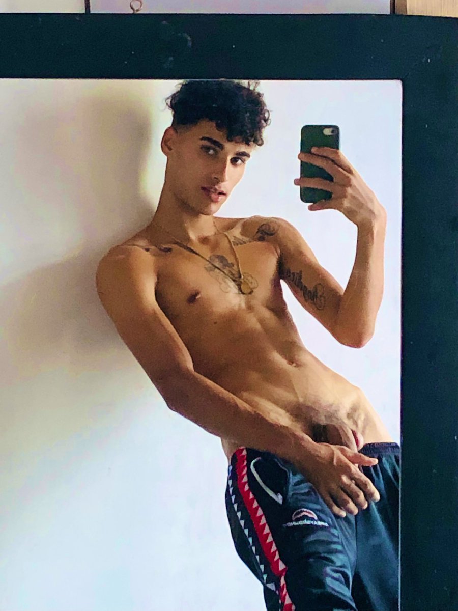 Cristian69P's tweet photo. Tranquilos que no muerde 🤪🤭 https://t.co/3dW5Fjnx2h
