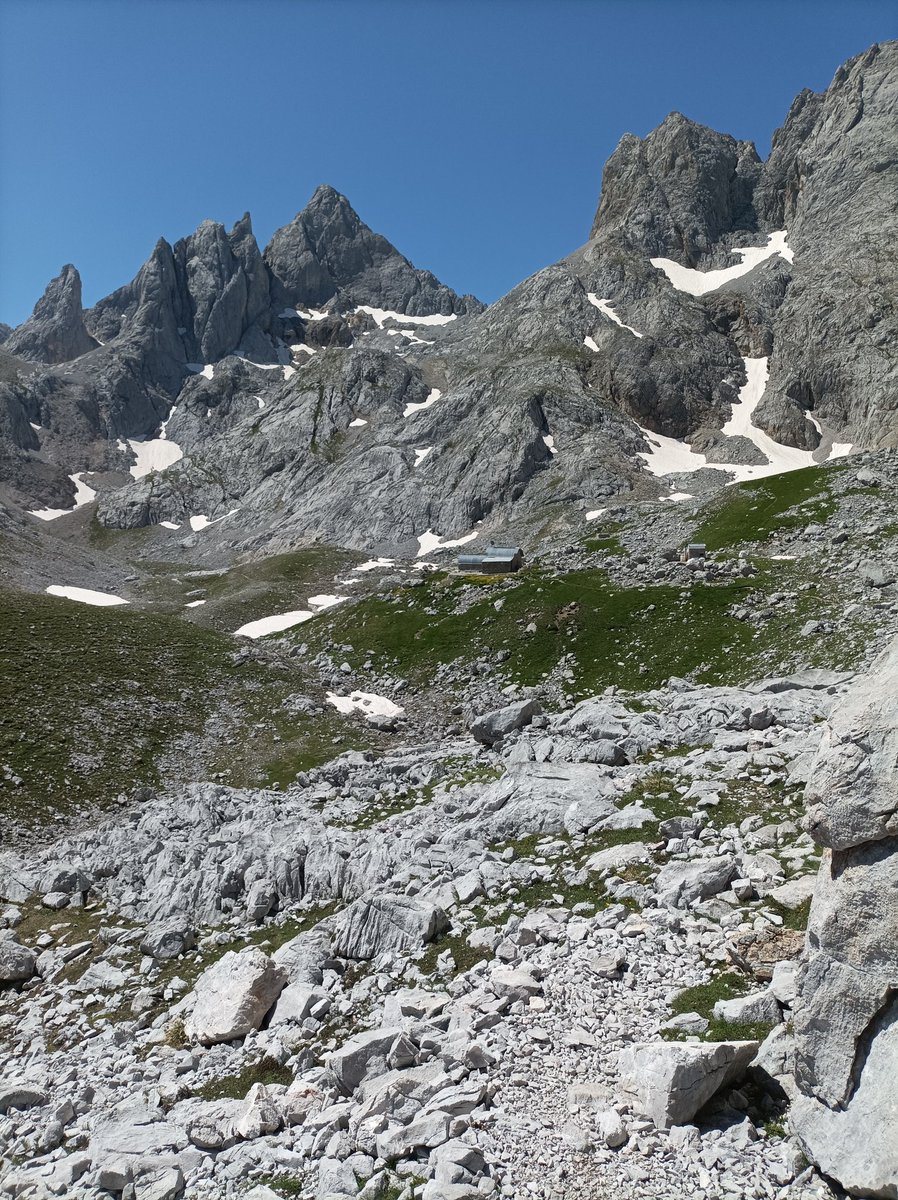 albcrespo9's tweet photo. Picos de Europa ⛰️🤍💚 https://t.co/Trzj9V0pDm