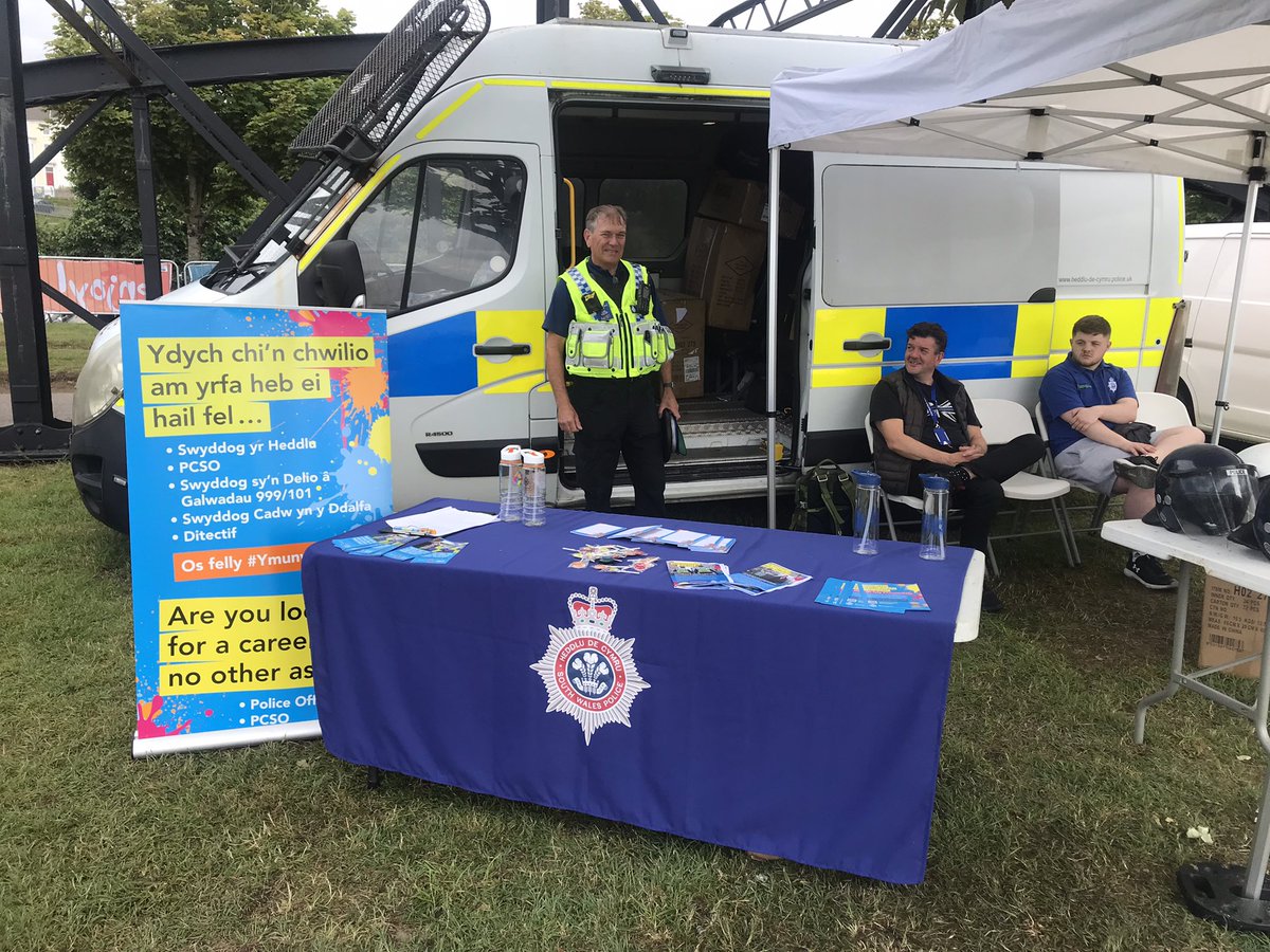 We are here today at #WalesAirshow . Advert opening on Monday so a great opportunity to com and get some@advice. @swpjoinus <a href="/swpolice/">South Wales Police</a> <a href="/MarkStevSWP/">Mark Stevenson</a>