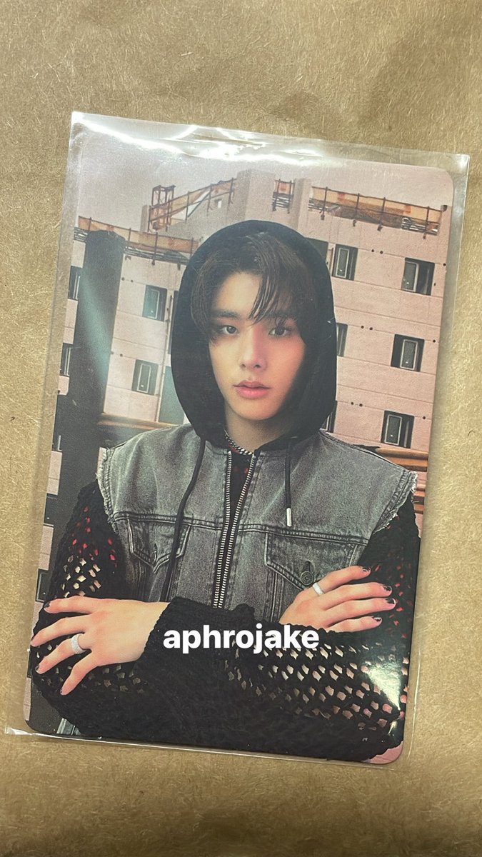 aphrojake's tweet photo. พร้อมส่ง 📦

เจค target d:a 
860 รวมส่ง flash

 #ตลาดนัดENHYPEN https://t.co/vDYc6jMarm