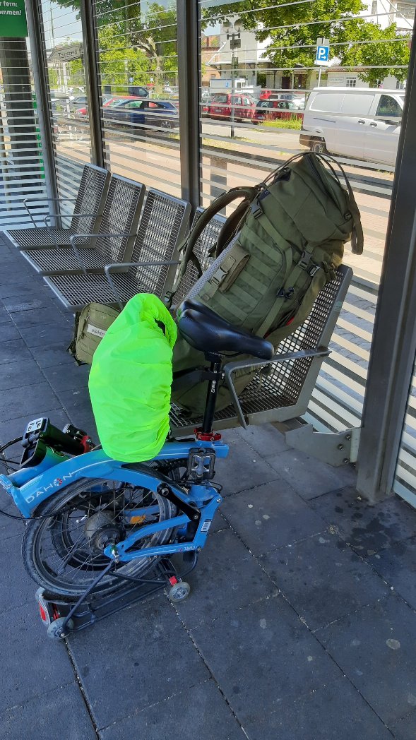 Rückfahrt vom #PodstockDE schön war's!
Bergab geht es drei mal schneller als bergauf. Top speed 48km/h.