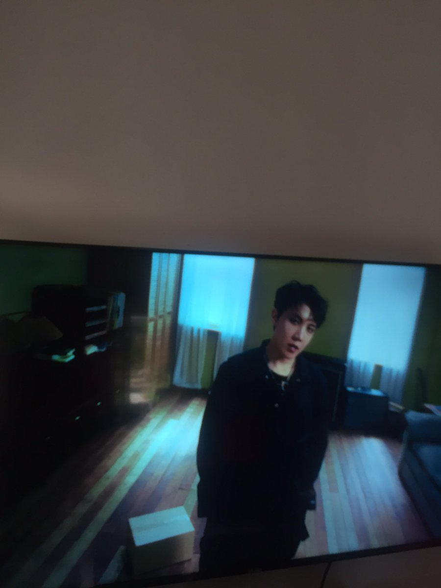 jkbestmaknae's tweet image. im super ia bcs of my graduation week but i want to express how proud i am to youu hobii!! You did very well mahal and you never fail to amaze me every sec. I love youuu so much my rockstar!! 

#StreamMore #JackInTheBox